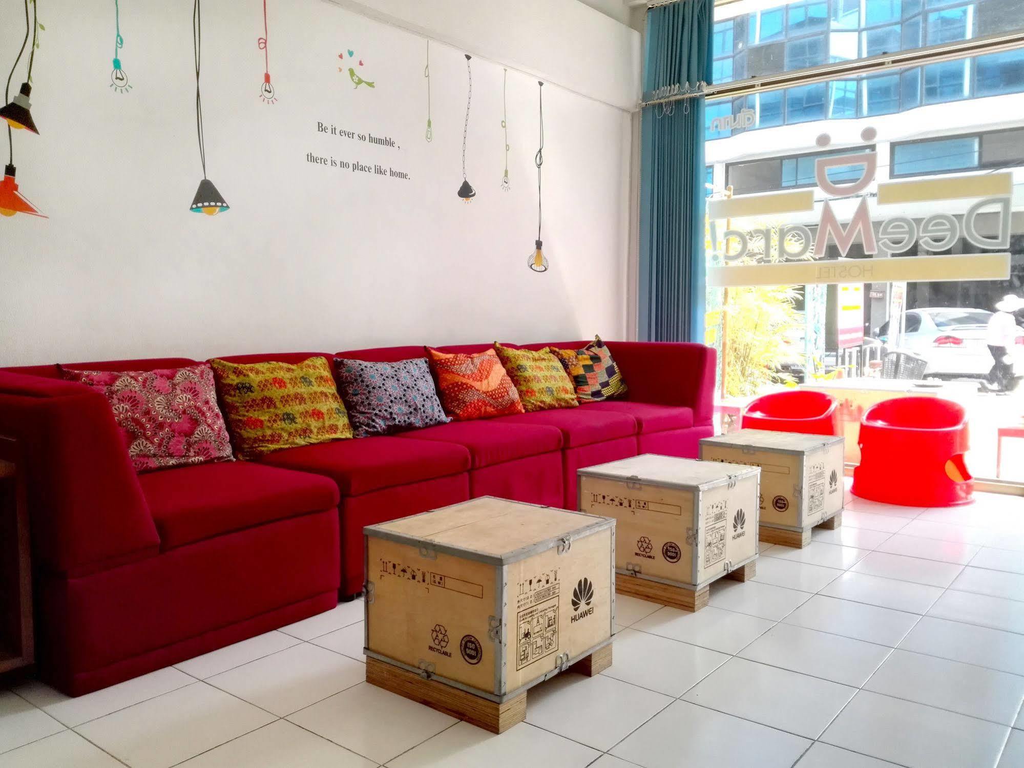 Dee Marc Hostel Chiang Mai Exterior photo